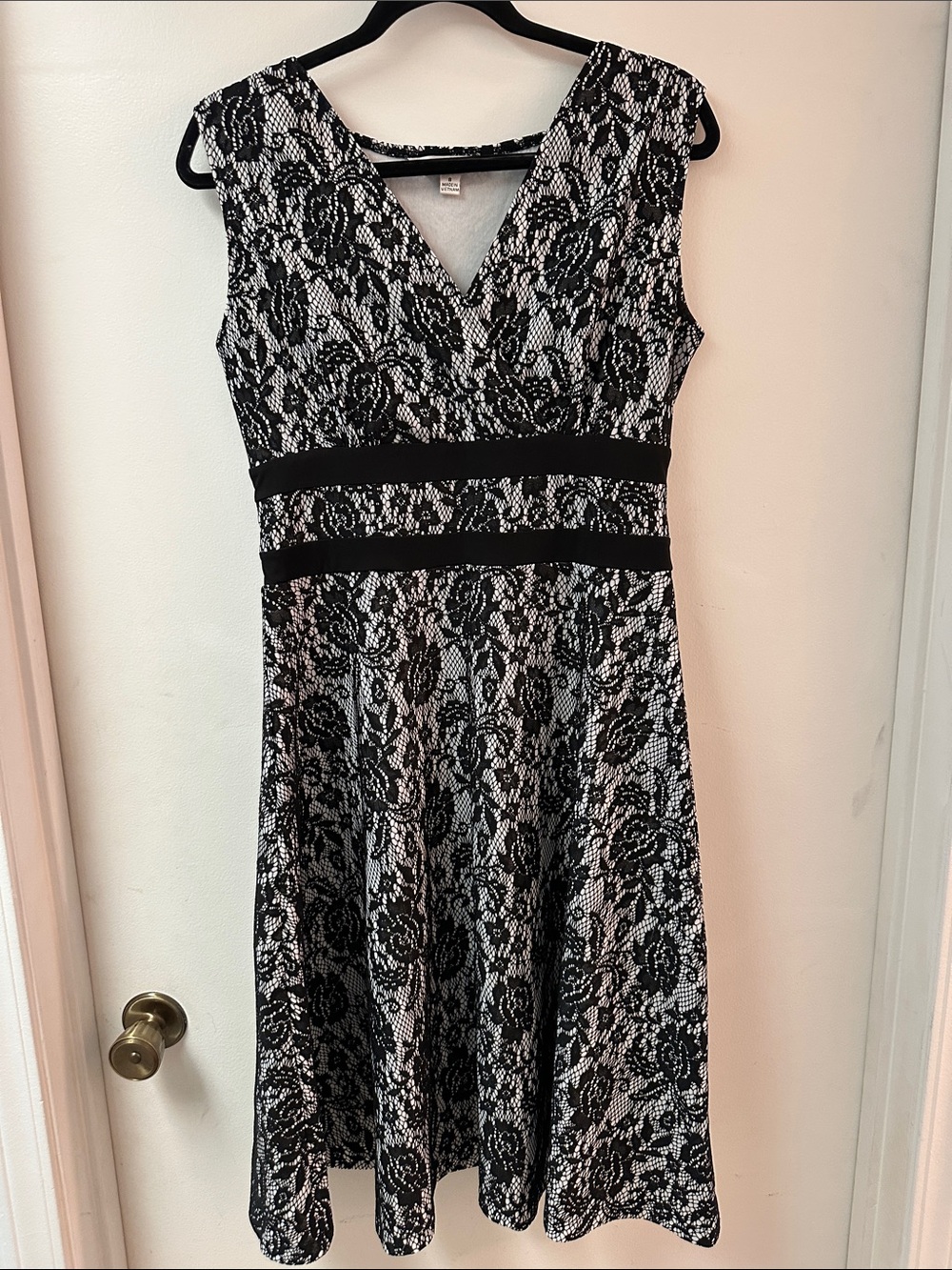 Sleeveless Black & White Lace Midi Dress with V-Neck